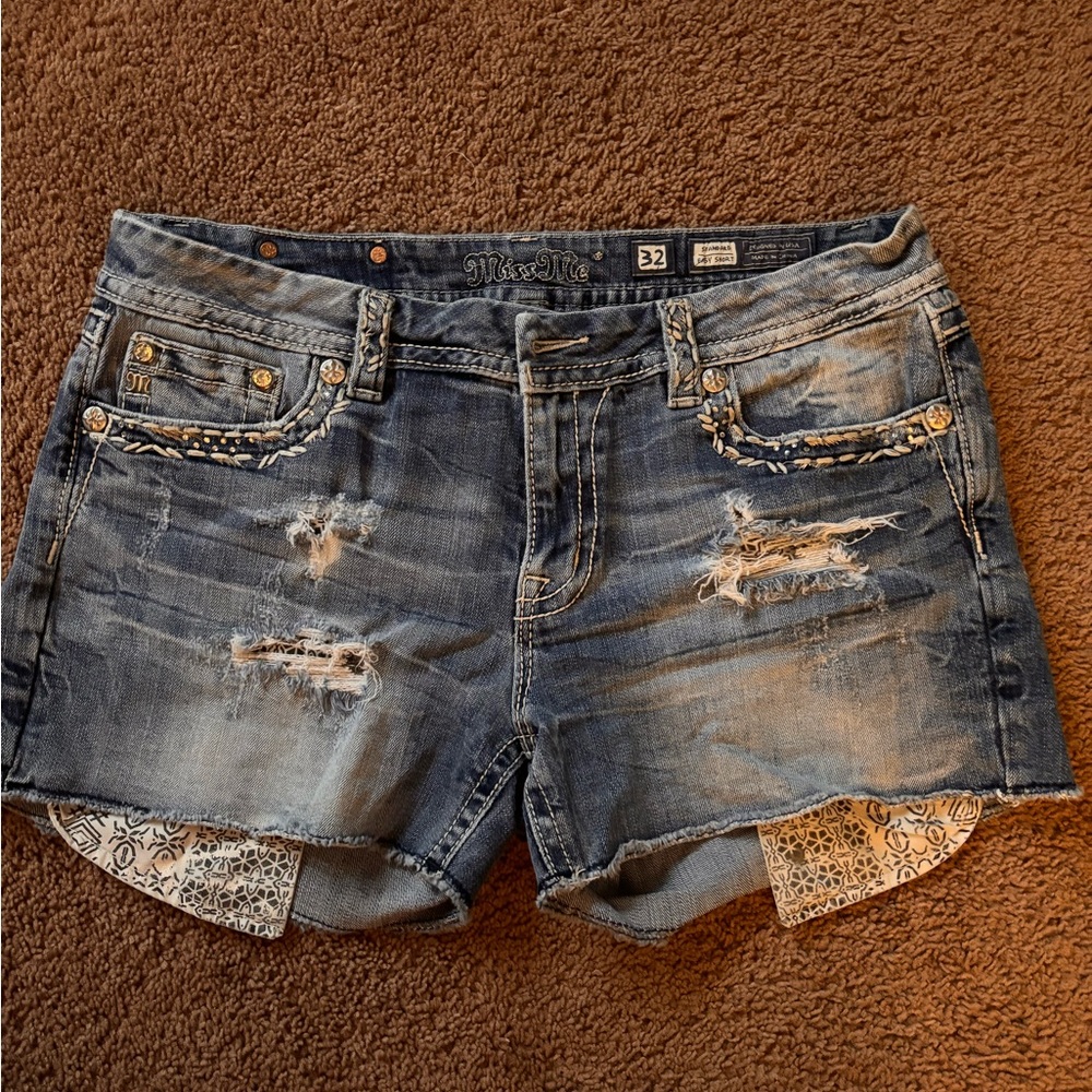 Miss Me shorts sz 32